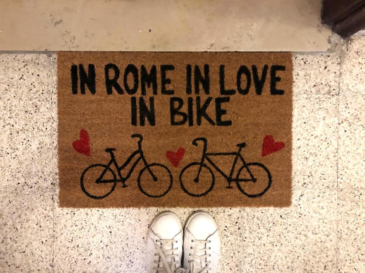 In Rome In Love In Bike Exteriér fotografie